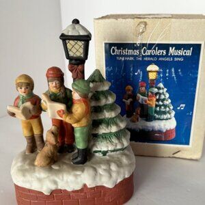 Vintage 80s House of Lloyd Christmas Around the World Carolers Musical